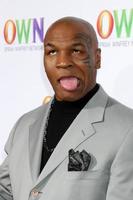 los angeles, 6 jan - mike tyson anländer till oprah winfrey network vintern 2011 tca party på langham huntington hotel den 6 januari 2011 i pasadena, ca. foto