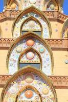mosaik vägg dekorativ prydnad från keramiska trasiga kakel foto
