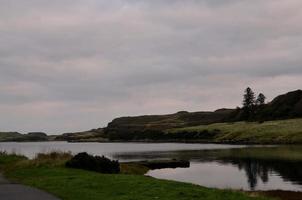 vackert landskap i isle of skye med höglandet foto