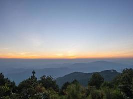 solnedgångsutsikt i thailand foto