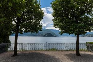 utsikt över bellagiosjön como italien foto