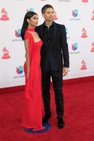 las vegas, 17 nov - roselyn sanchez, eric wynter vid den 17:e årliga latin grammy awards på t-mobile arena den 17 november 2016 i las vegas, nv foto