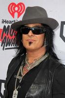 los angeles, 3 april - nikki sixx på iheart radio music awards 2016 ankomster till forumet den 3 april 2016 i inglewood, ca. foto