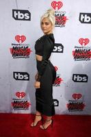 los angeles, 3 april - bebe rexha på iheart radio music awards 2016 ankomster till forumet den 3 april 2016 i Inglewood, ca. foto