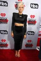 los angeles, 3 april - bebe rexha på iheart radio music awards 2016 ankomster till forumet den 3 april 2016 i Inglewood, ca. foto