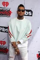 los angeles, 3 april - chris brown på iheart radio music awards 2016 ankomster till forumet den 3 april 2016 i Inglewood, ca. foto