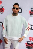 los angeles, 3 april - chris brown på iheart radio music awards 2016 ankomster till forumet den 3 april 2016 i Inglewood, ca. foto