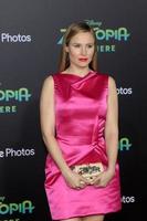 los angeles, 17 februari - kristen bell på zootopia-premiären på el capitan-teatern den 17 februari 2016 i los angeles, ca. foto