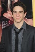 los angeles, 11 mars - zachary gordon anländer till världspremiären av den otroliga burt wonderstone på den kinesiska teatern den 11 mars 2013 i los angeles, ca. foto