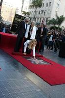 los angeles, 8 nov - shakira, föräldrar på Hollywood Walk of Fame-ceremonin som skänker en stjärna till Shakira i W Hollywood den 8 november 2011 i Los Angeles, ca. foto