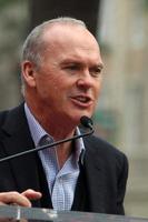 los angeles, 10 dec - michael keaton på ron howard star på hollywood walk of fame på hollywood blvd den 10 december 2015 i los angeles, ca. foto