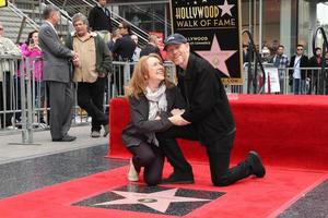 los angeles, 10 dec - cheryl howard, ron howard på ron howard stjärna på hollywood walk of fame på hollywood blvd den 10 december 2015 i los angeles, ca foto