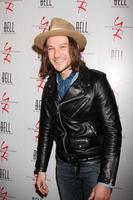 los angeles, 16 mars - michael graziadei anländer till den unga och rastlösa 39-årsfesten som arrangeras av bell-familjen på palihouse den 16 mars 2012 i west hollywood, ca. foto