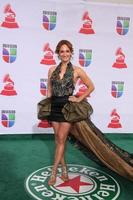 los angeles, nov 10 - d manti anländer till den 12:e årliga latin grammy awards på mandalay bay den 10 november 2011 i las vegas, nv foto