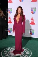 los angeles, 10 nov - demi lovato anländer till den 12:e årliga latin grammy awards på Mandalay bay den 10 november 2011 i las vegas, nv foto