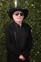 los angeles, 13 april - willie nelson på john varvatos 11th annual stuart house benefit på john varvatos boutique den 13 april 2014 i west hollywood, ca. foto