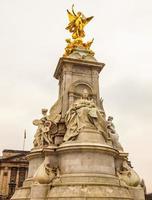 hdr queen victoria minnesmärke i london foto