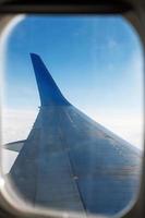 utsikt från flygplansfönstret. foto