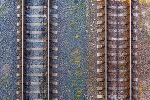 Flygfoto på järnvägsspår. fraktfrakt. resor bakgrund foto