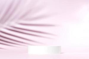 vit podium med palmblad på rosa bakgrund. koncept scen scen showcase för produkt, marknadsföring, försäljning, banner, presentation av kosmetiska produkter. minimal showcase tom mock up. foto