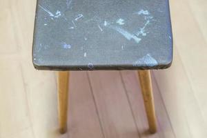 smutsig stol används ofr reparationsverk foto