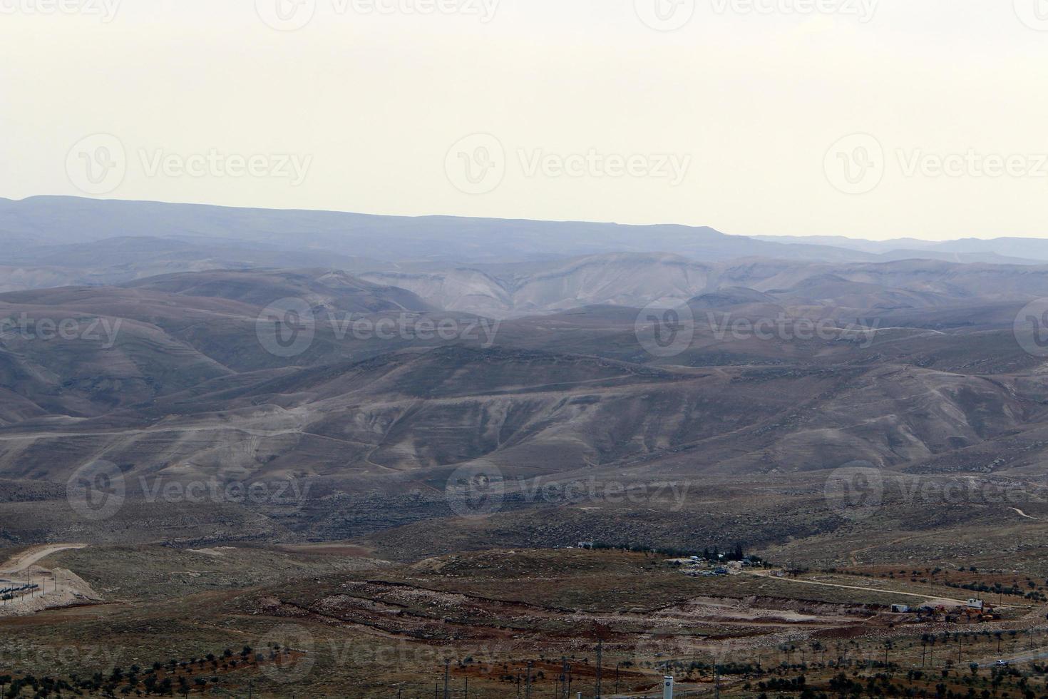 de woestijn van Judea in het Midden-Oosten in Israël. sinds de oudheid heeft deze plaats gediend als een toevluchtsoord voor kluizenaars en rebellen. foto