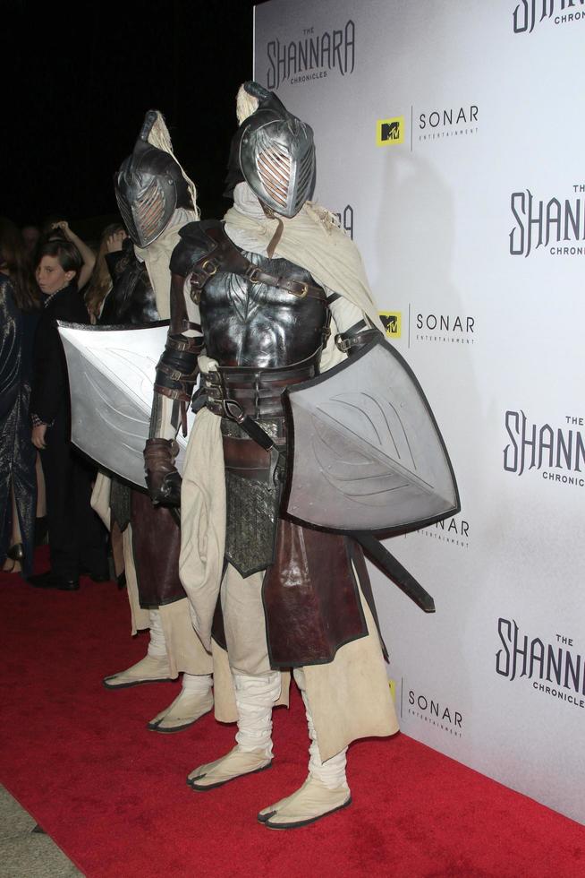 los angeles, 4 dec - sfeer bij de hij shannara-kronieken in de ipic-theaters op 4 december 2015 in los angeles, ca foto