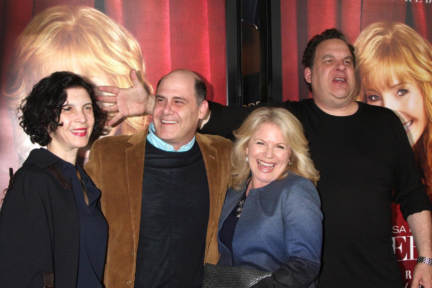 los angeles, 5 nov - matthew weiner, marla garlin, jeff garlin bij de comeback, seizoenspremière in het el capitan theater op 5 november 2014 in los angeles, ca foto