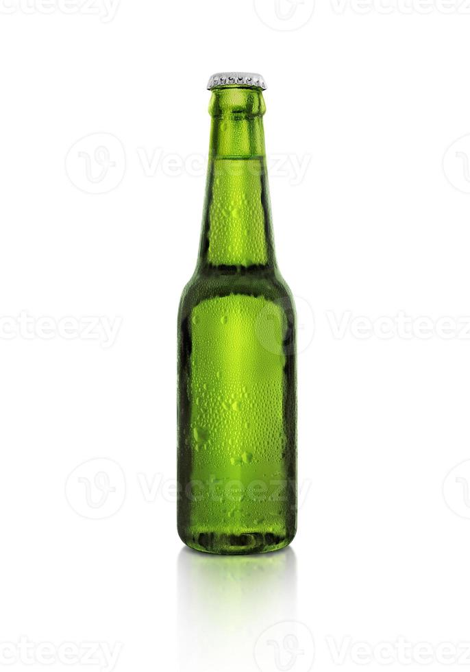 groene bierfles met druppelaar foto