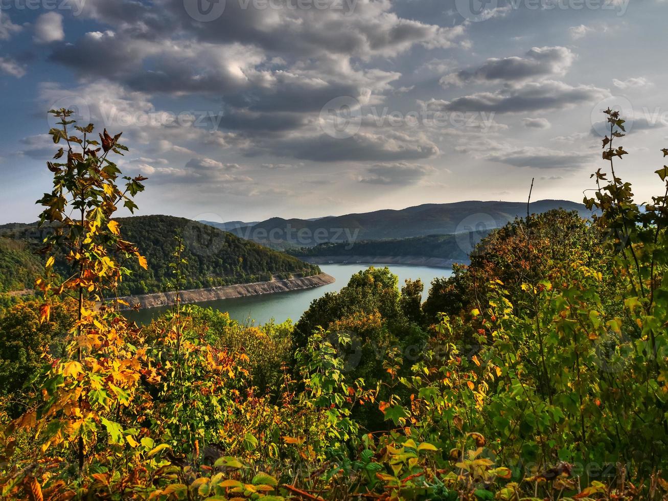 waldeck met het grote wsater-reservoir in duitsland foto