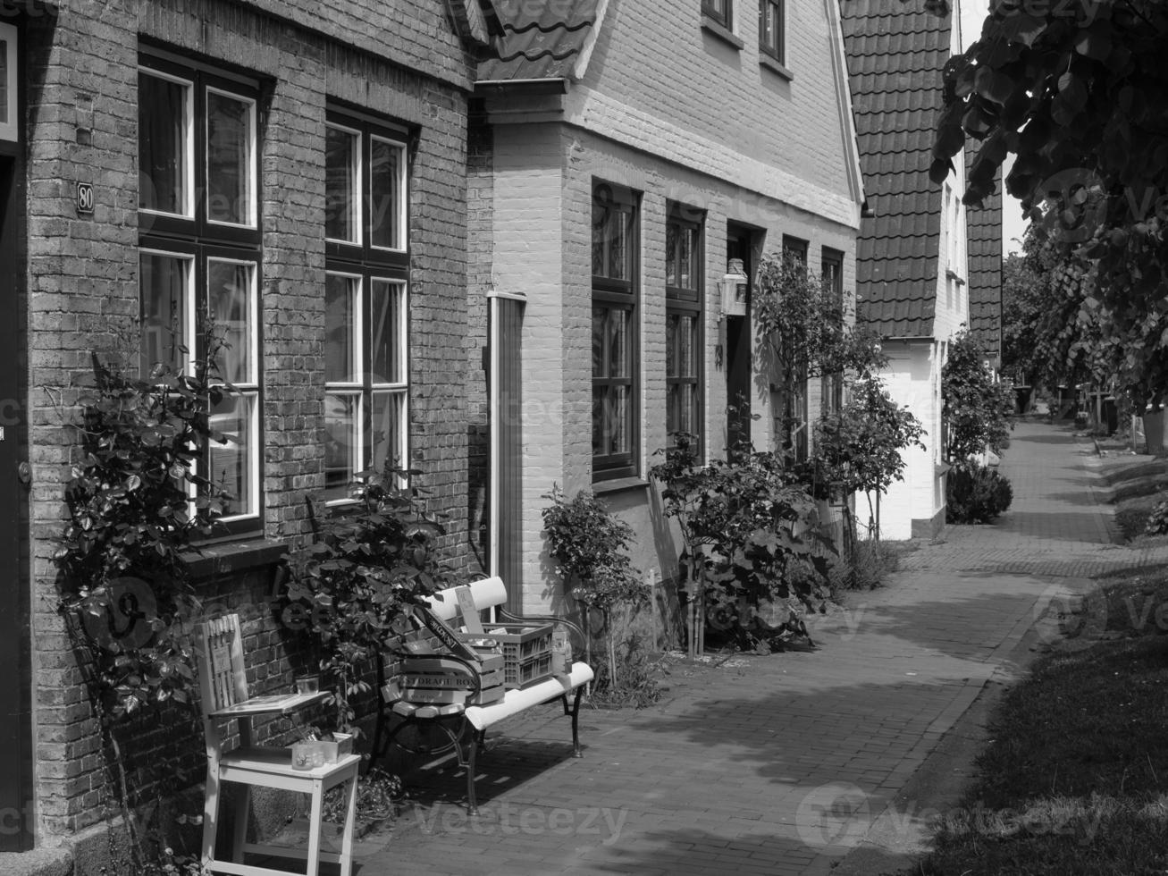 de kleine stad arnis aan de rivier de schlei foto