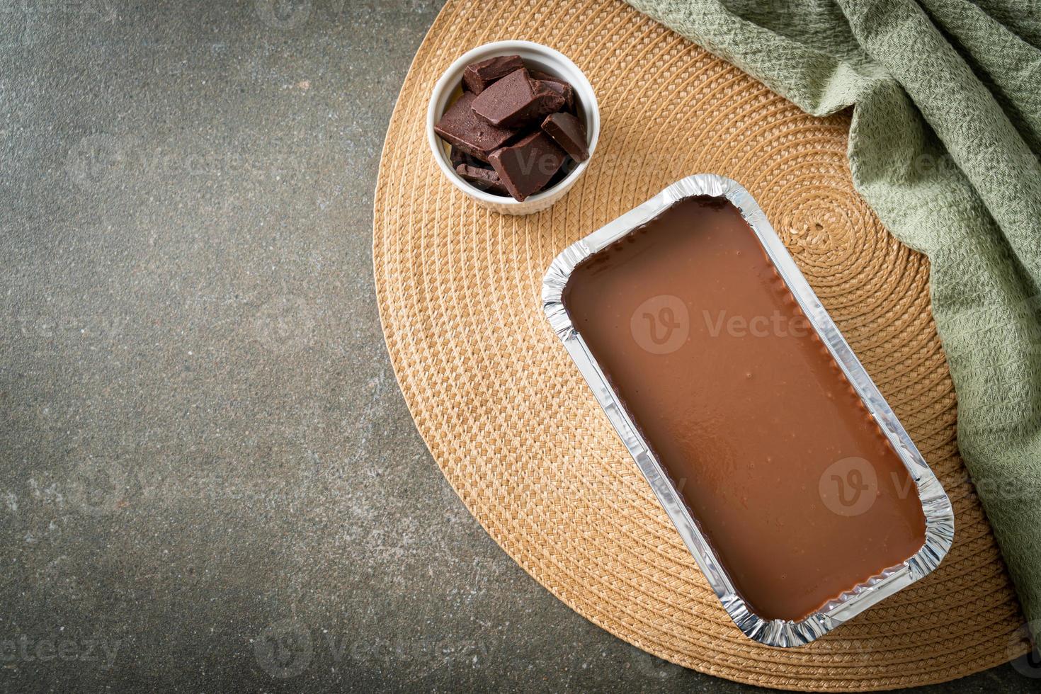 chocoladetaart met zachte ganache foto