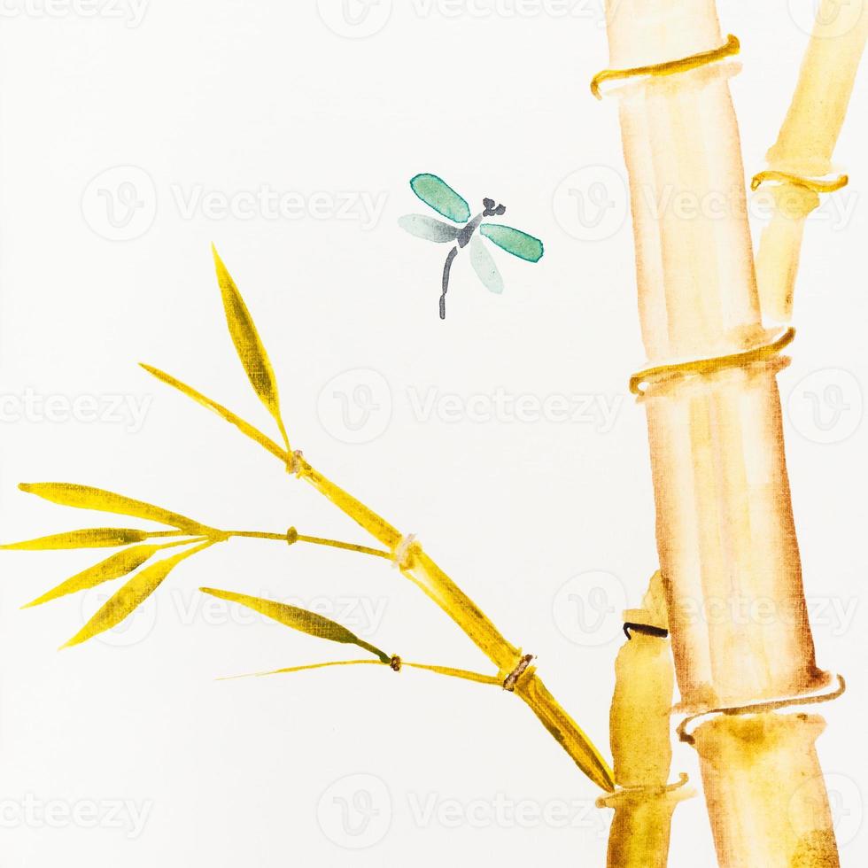 libel vliegt in de buurt van bamboe getekend door aquarellen foto
