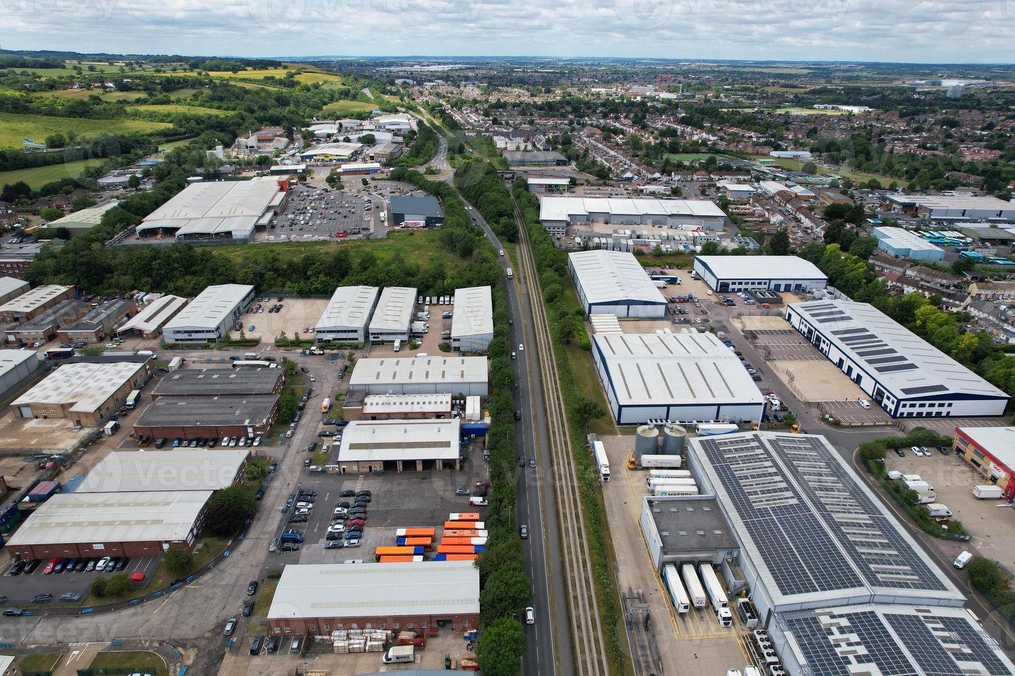 luchtfoto's vanuit een hoge hoek van het industrieterrein van Dallow in de stad Luton, Engeland, Verenigd Koninkrijk foto