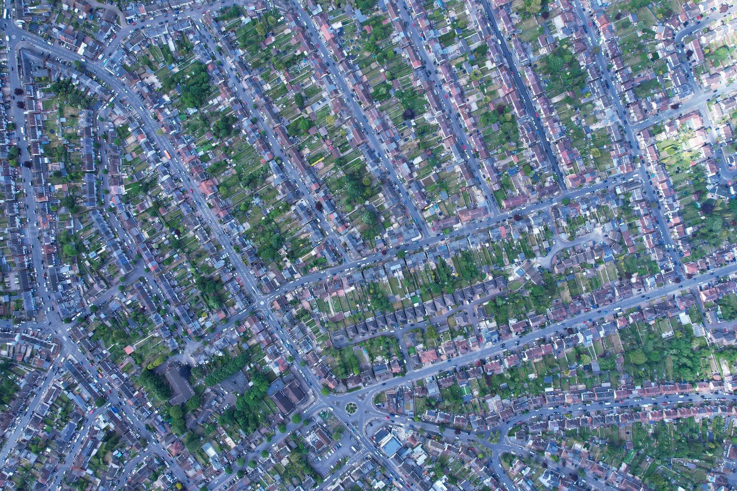 luchtfoto van de stad Luton in Engeland en spoorlijnen, woonwijk foto