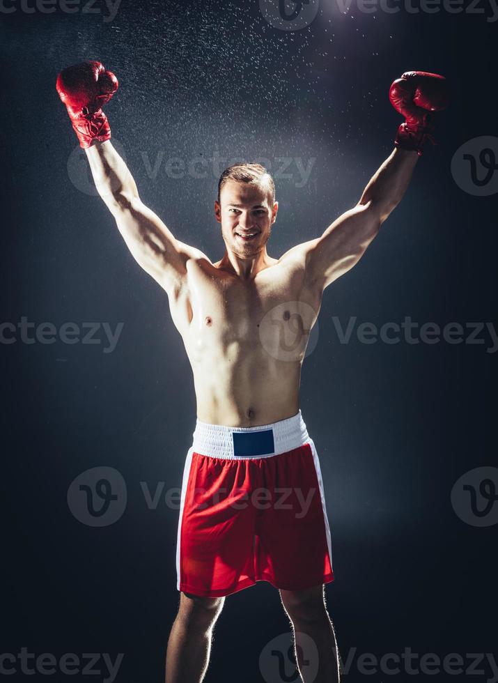boksen man in een winnende positie. foto