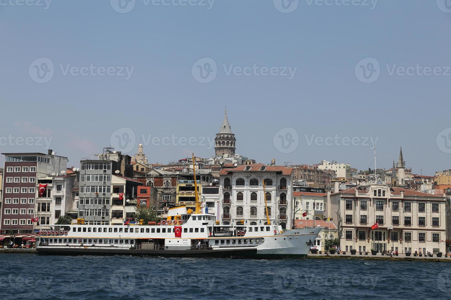 Karakoy en Galata-toren in de stad Istanbul foto