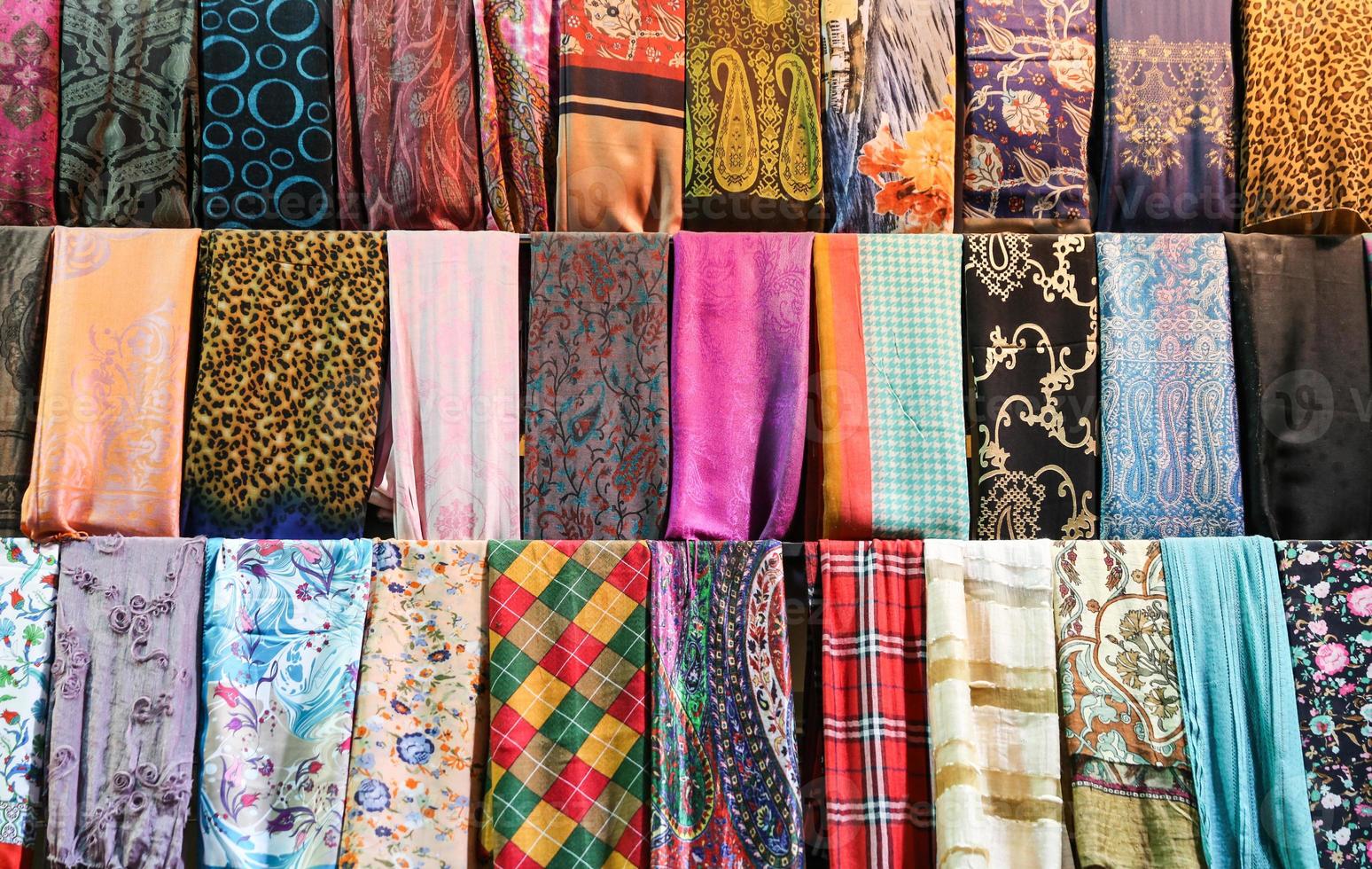 kleurrijke Turkse sjaals foto