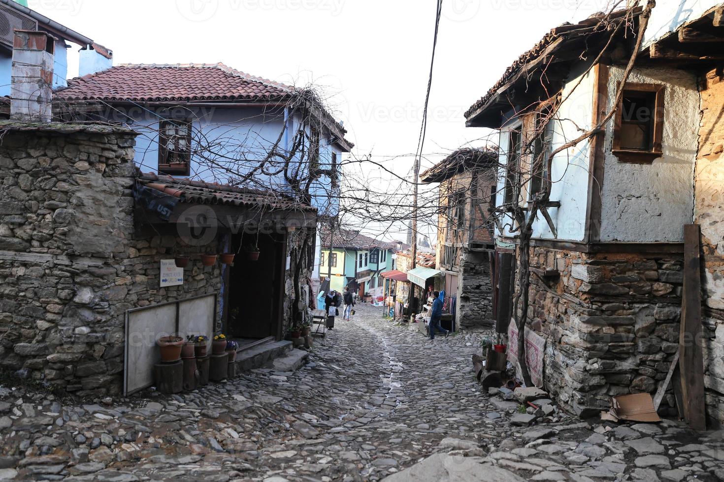 straat in het dorp cumalikizik, bursa, turkije foto