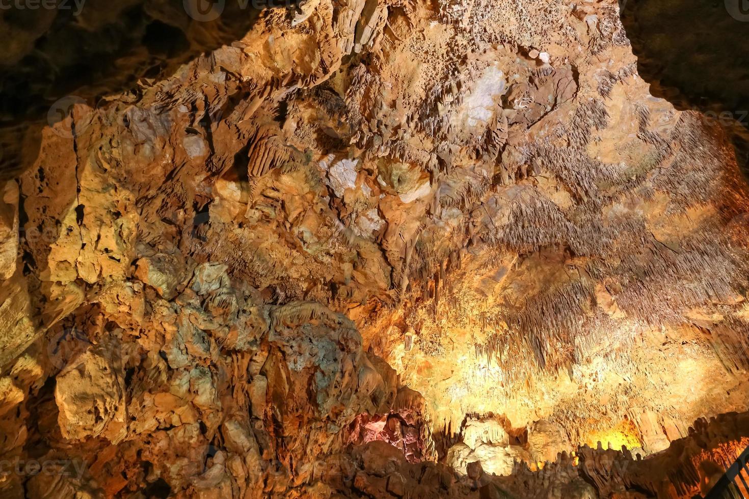 formaties in de grot van Damlatas, Alanya, Antalya, Turkije foto