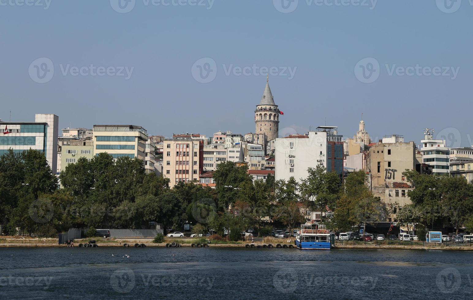 Karakoy en Galata-toren in de stad Istanbul foto