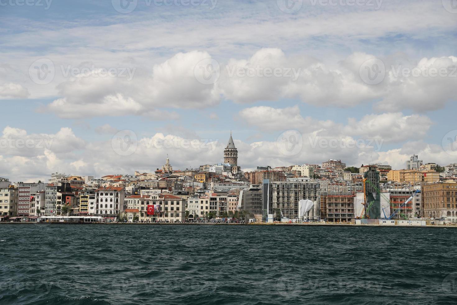 Karakoy en Galata-toren in de stad Istanbul foto