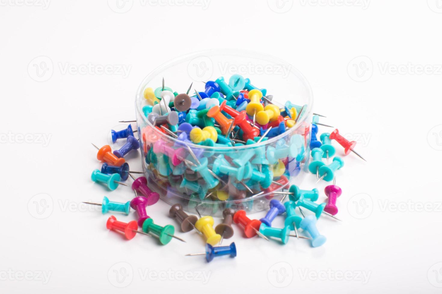 kleurrijke push pins set foto