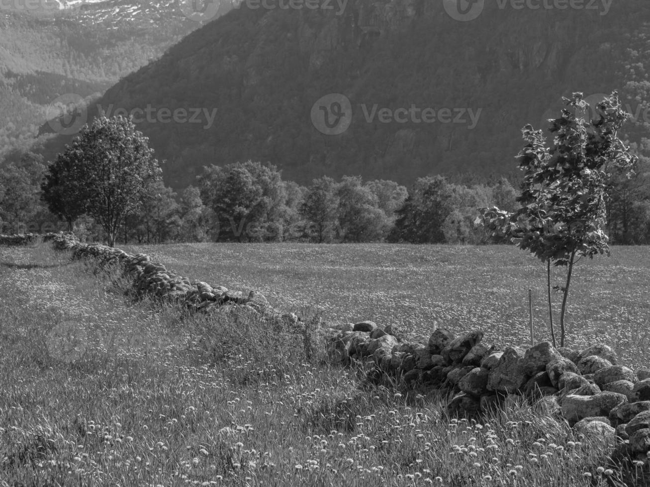 eidfjord en de hardangerfjord in noorwegen foto