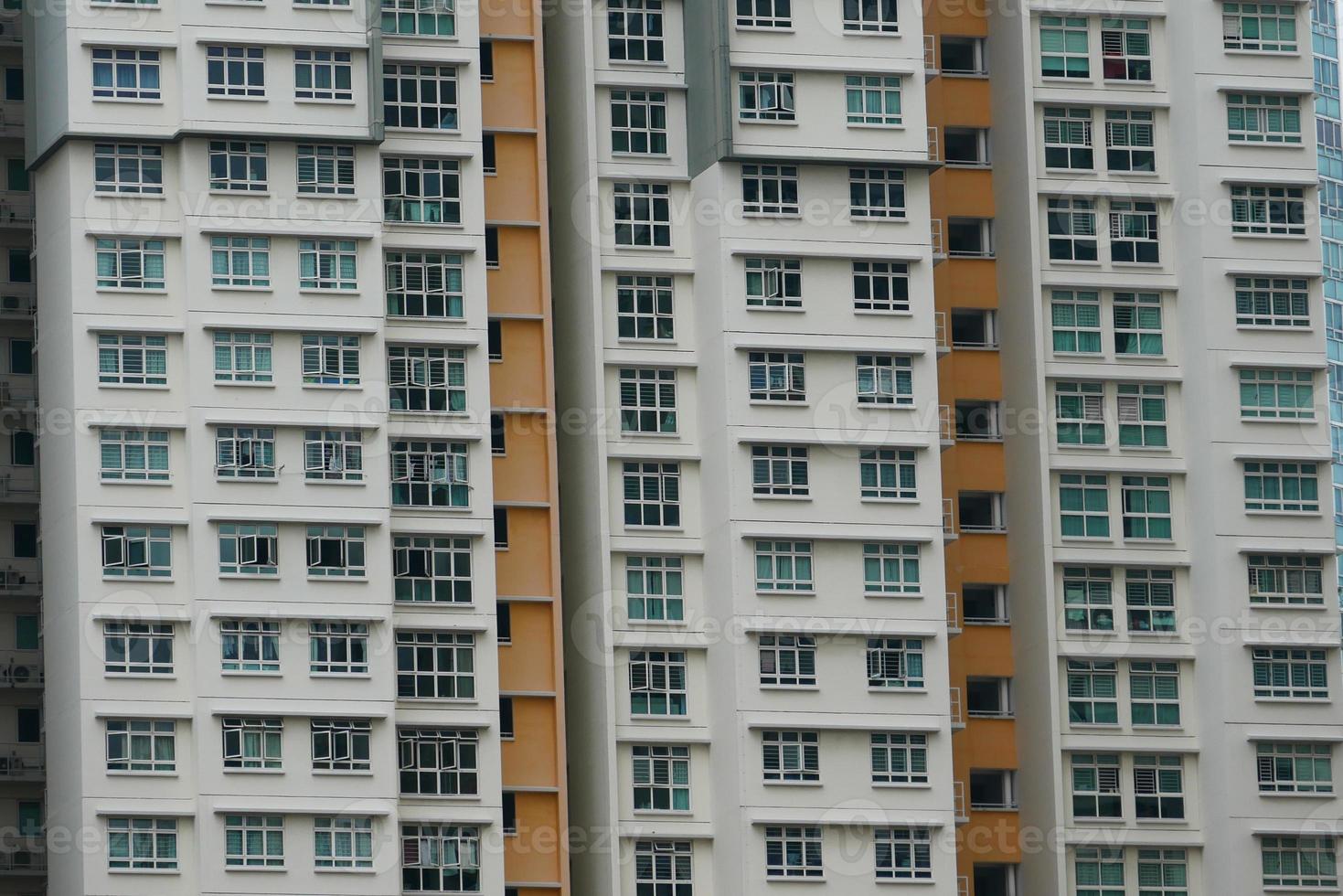 lage hoekmening van woongebouwen in singapore foto