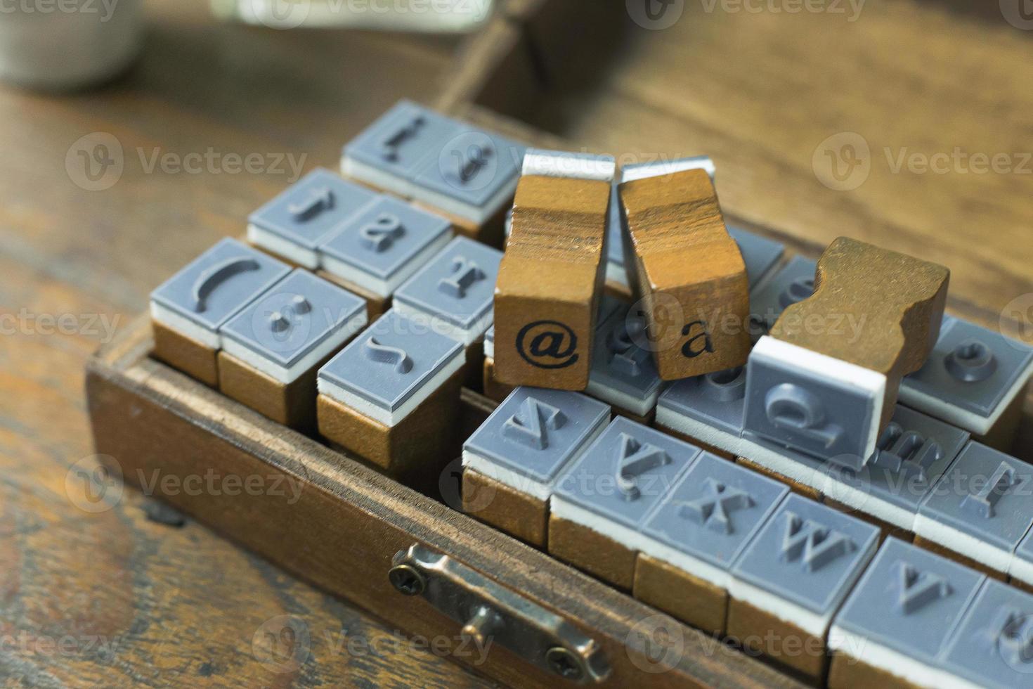 houten stempel alfabet close-up afbeelding voor achtergrond. foto