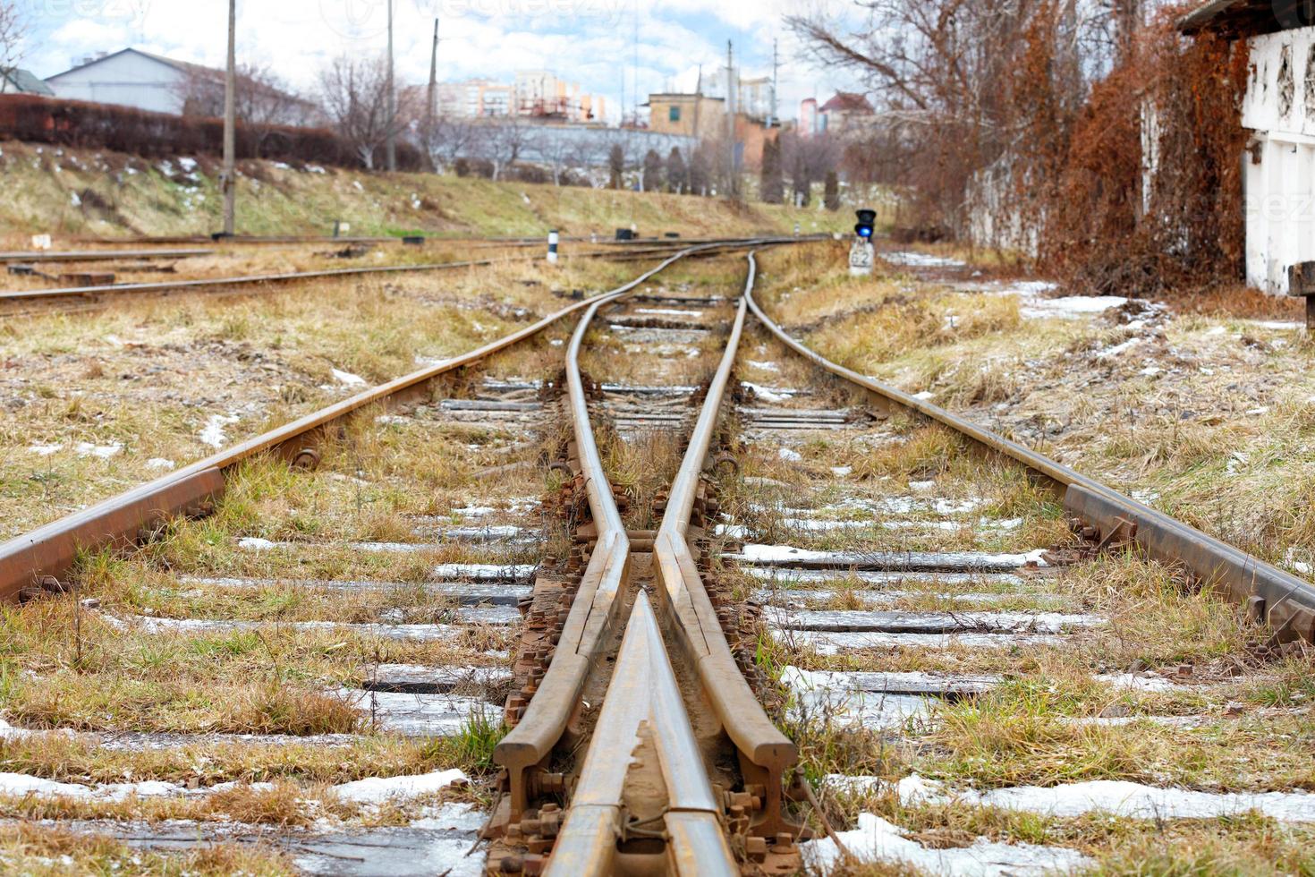 vertakking van het spoor op de automatische wissel. foto