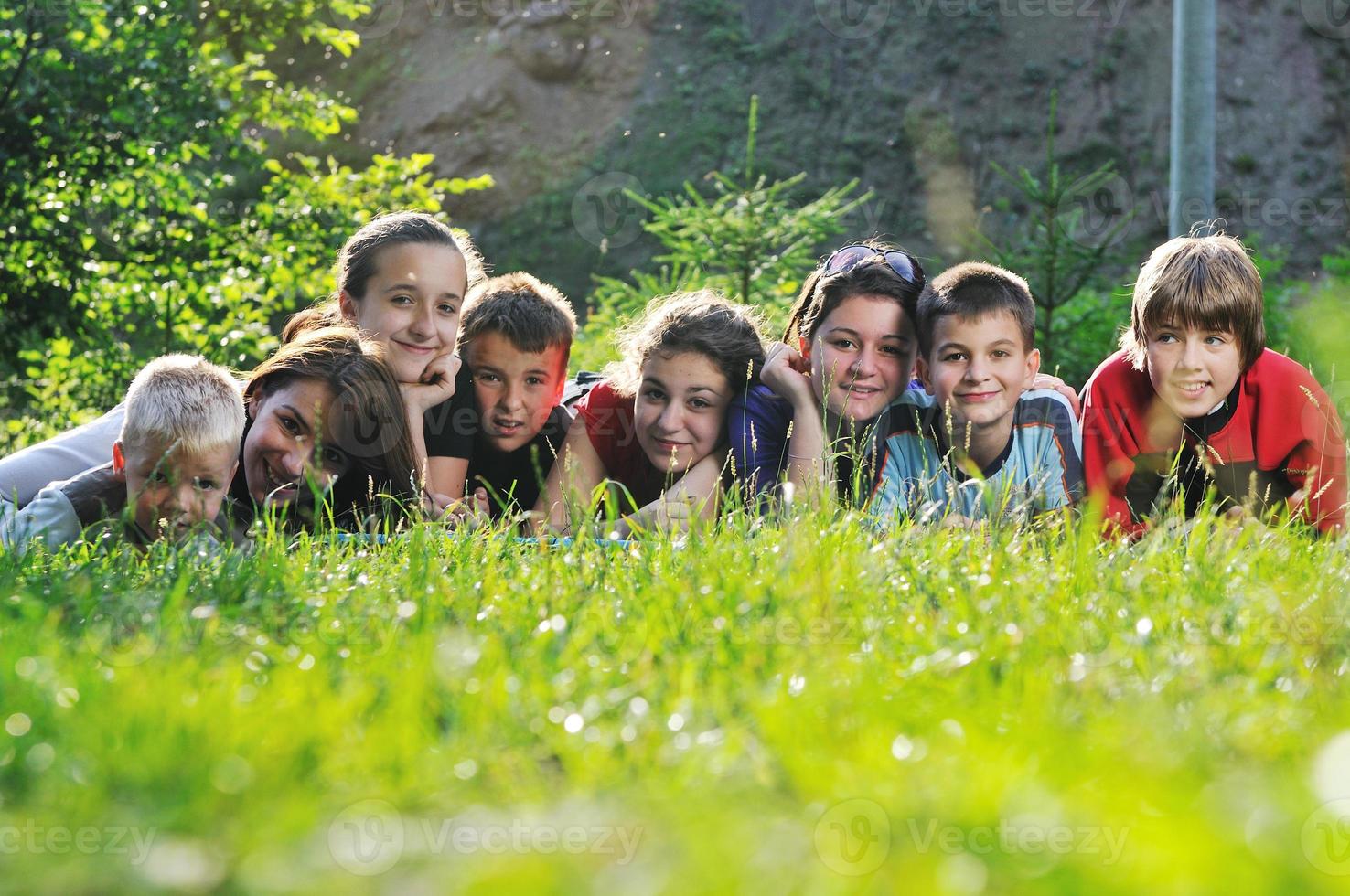 kindergroep buiten foto