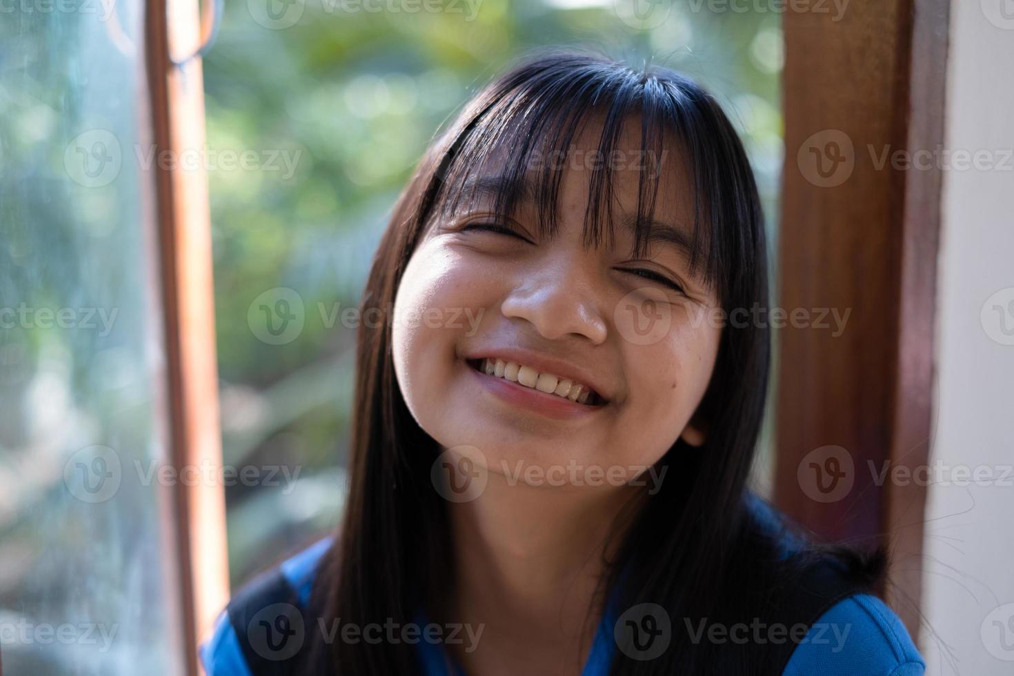 portret dichtbij omhoog gezicht jong meisje, Aziatisch meisje. foto