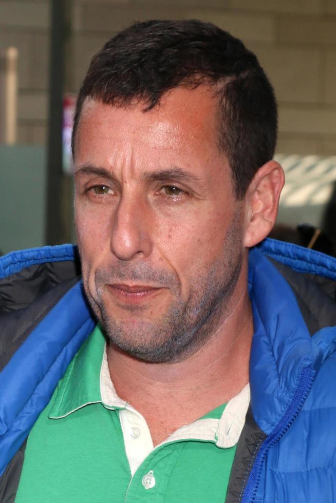 los engelen, mei 16 - Adam sandler Bij de de overdoen première screening Bij de vorstelijk 14 theaters Aan mei 16, 2016 in los engelen, ca foto